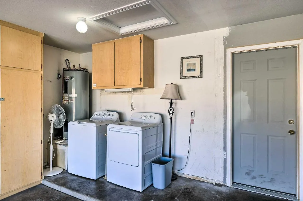 Family-Friendly Glendale Home With Private Yard Phoenix