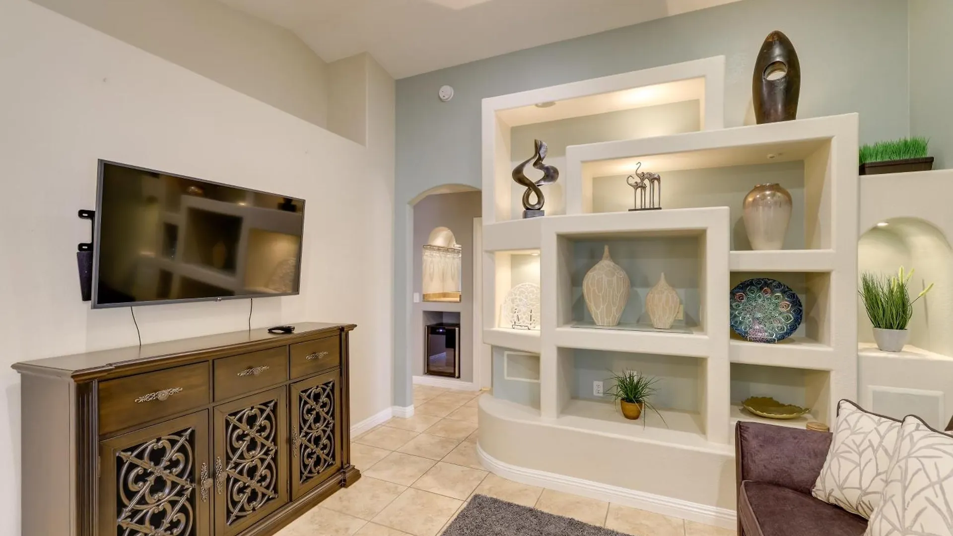 Family-Friendly Glendale Home With Private Yard Phoenix 0*,